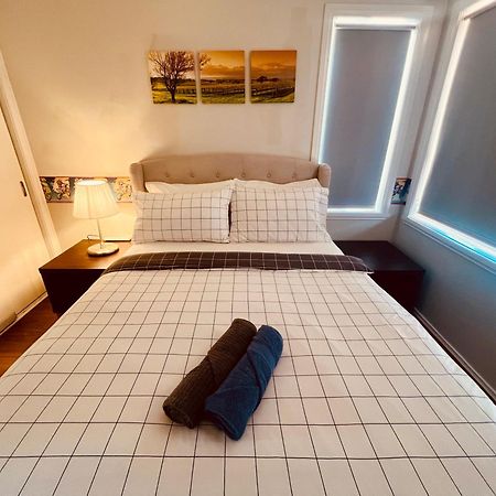 Spacious 6 Bedroom Holiday Home 15 Min Away From Melbourne Airport Sydenham المظهر الخارجي الصورة