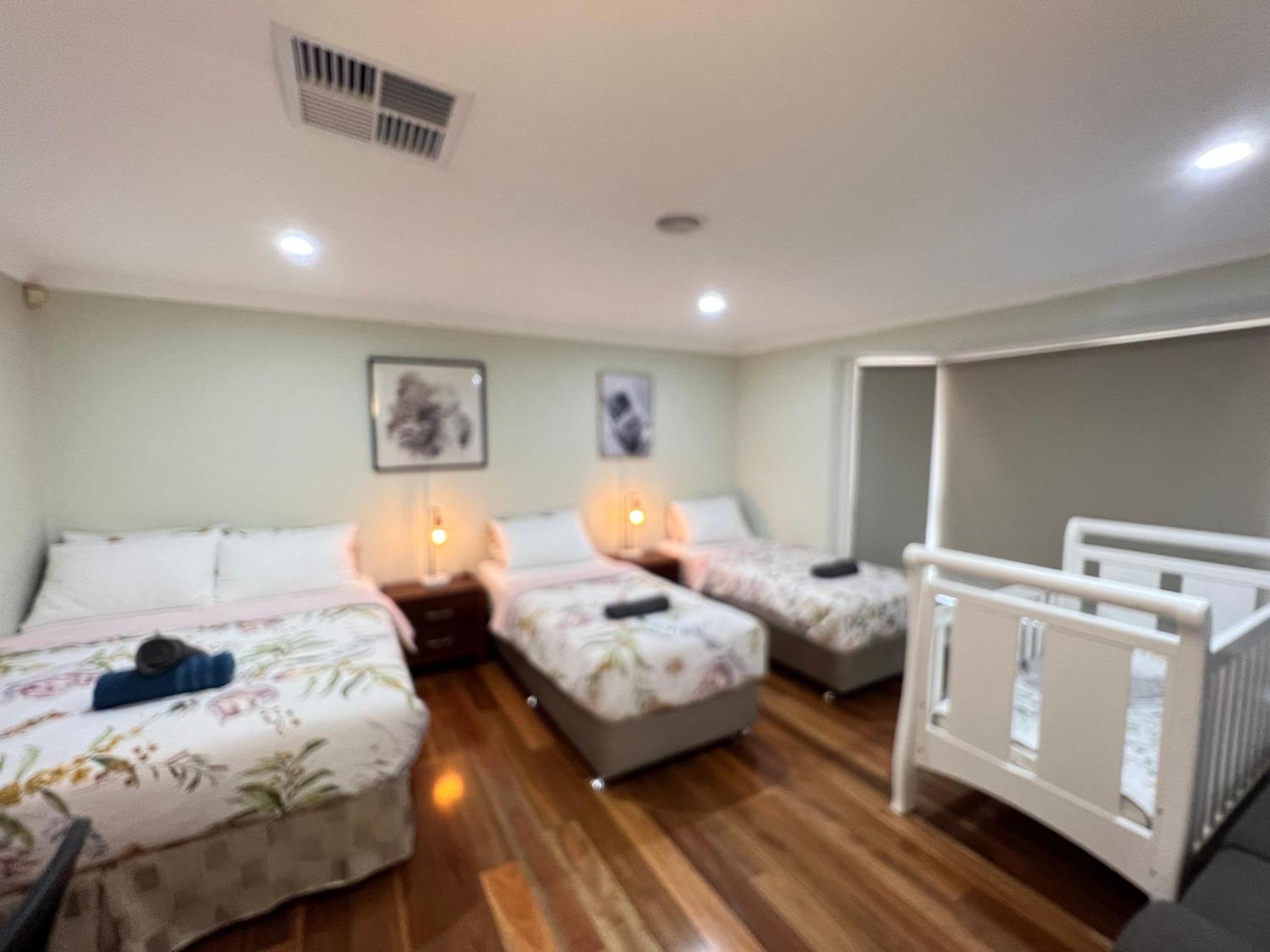 Spacious 6 Bedroom Holiday Home 15 Min Away From Melbourne Airport Sydenham المظهر الخارجي الصورة