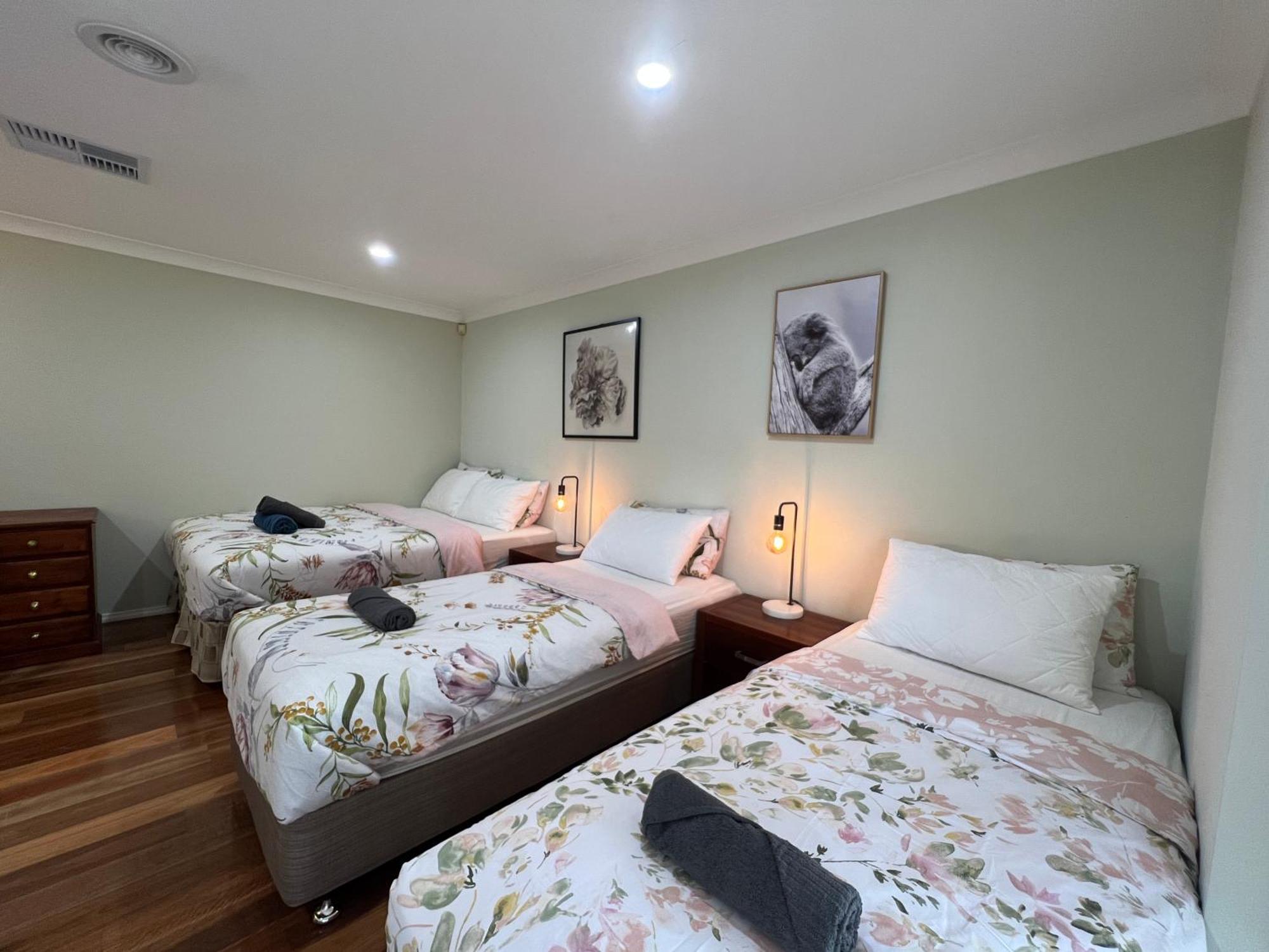 Spacious 6 Bedroom Holiday Home 15 Min Away From Melbourne Airport Sydenham المظهر الخارجي الصورة