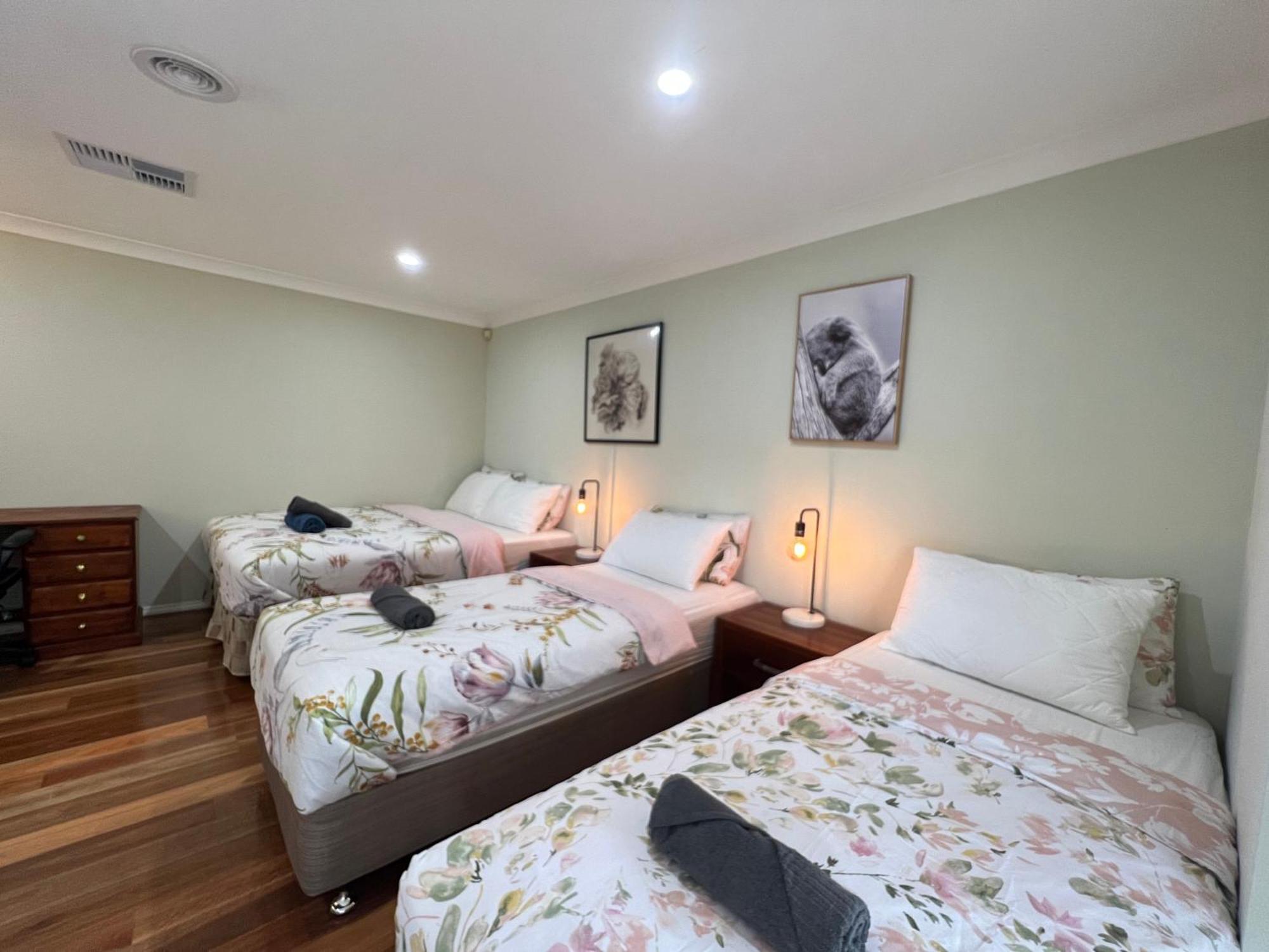 Spacious 6 Bedroom Holiday Home 15 Min Away From Melbourne Airport Sydenham المظهر الخارجي الصورة
