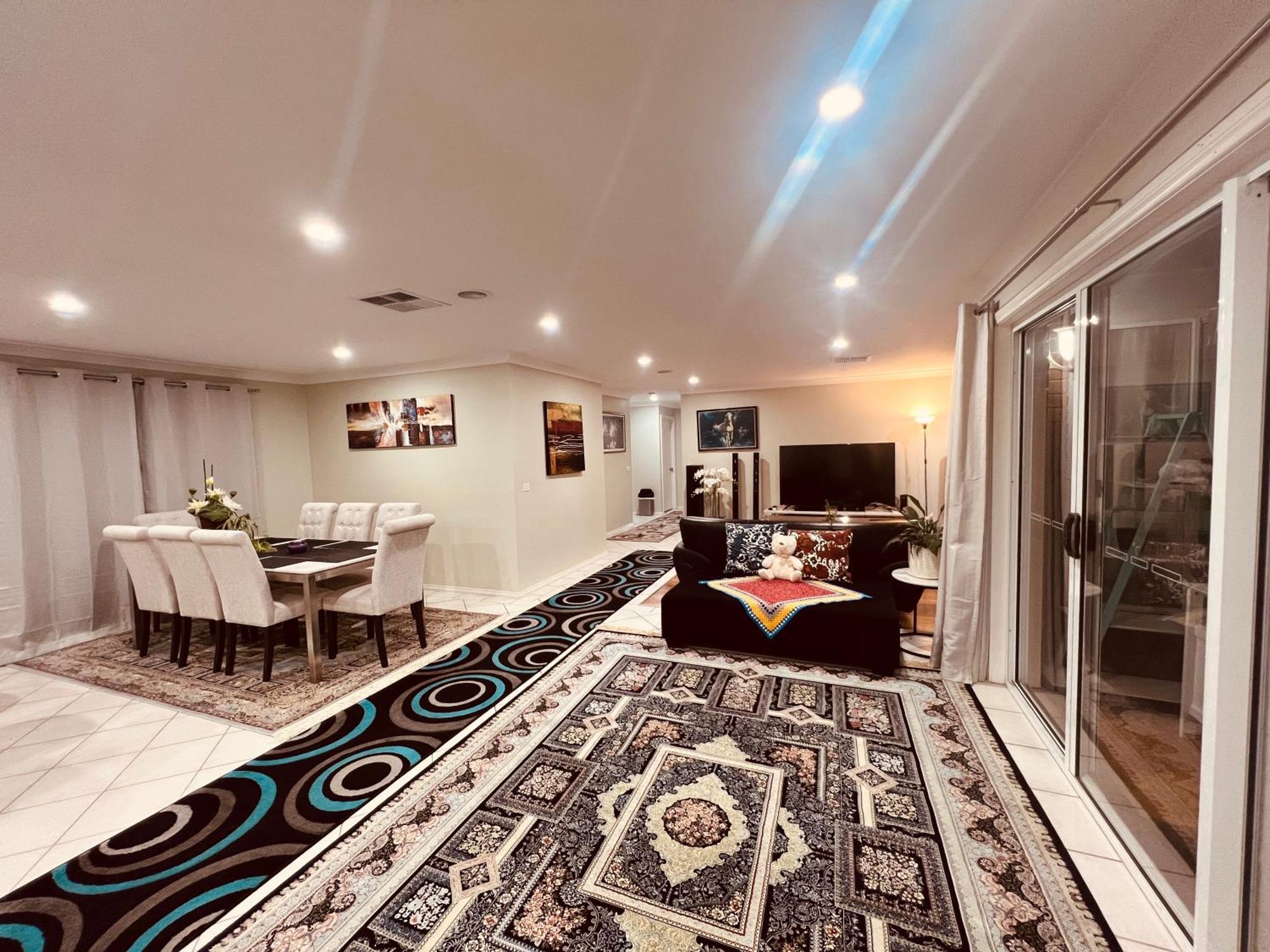 Spacious 6 Bedroom Holiday Home 15 Min Away From Melbourne Airport Sydenham المظهر الخارجي الصورة