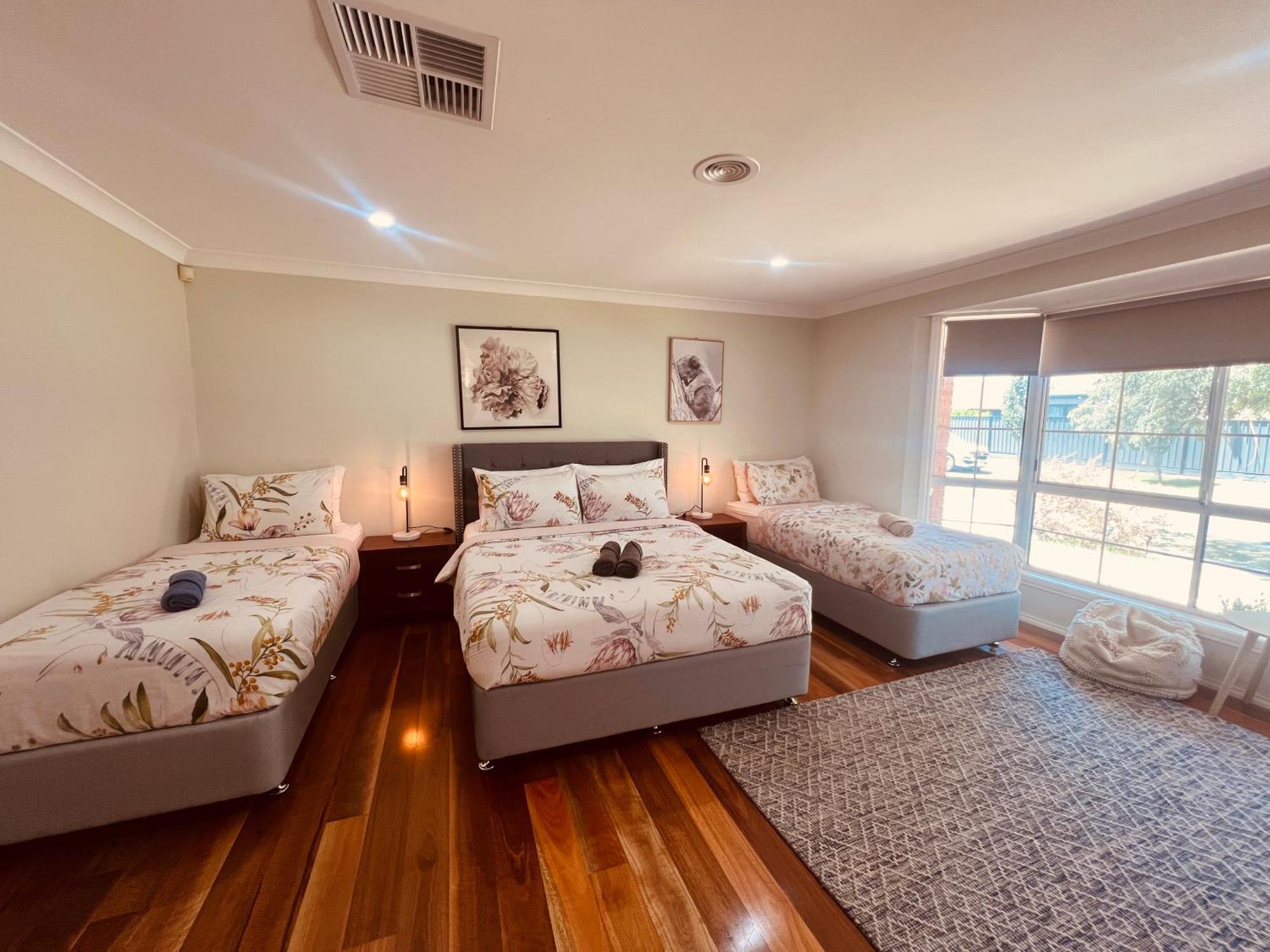 Spacious 6 Bedroom Holiday Home 15 Min Away From Melbourne Airport Sydenham المظهر الخارجي الصورة