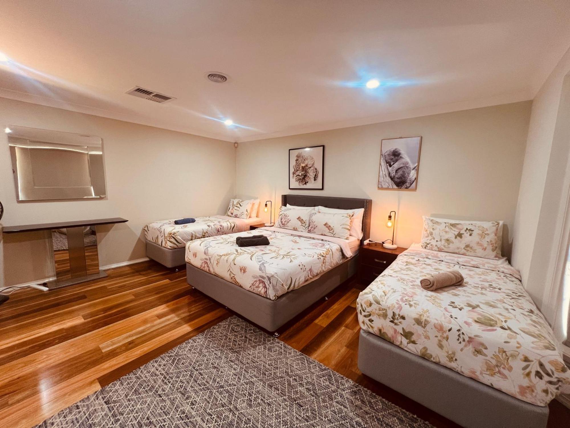 Spacious 6 Bedroom Holiday Home 15 Min Away From Melbourne Airport Sydenham المظهر الخارجي الصورة